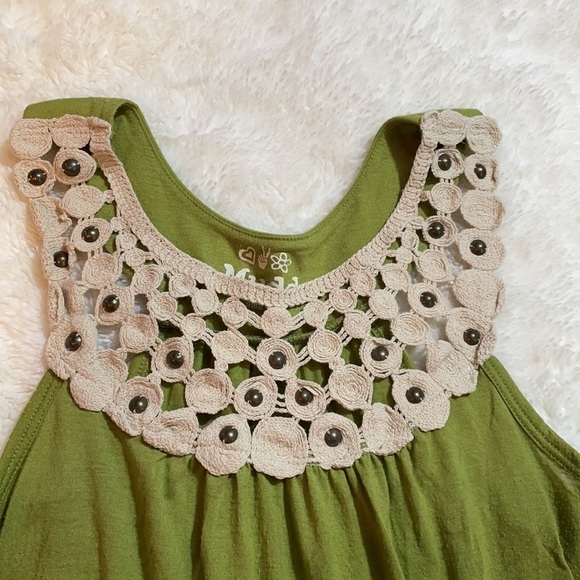 green sleeveless tank top‎ - Picture 2 of 6